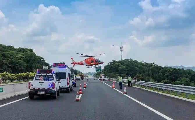 平遥高速公路汽车救援案例